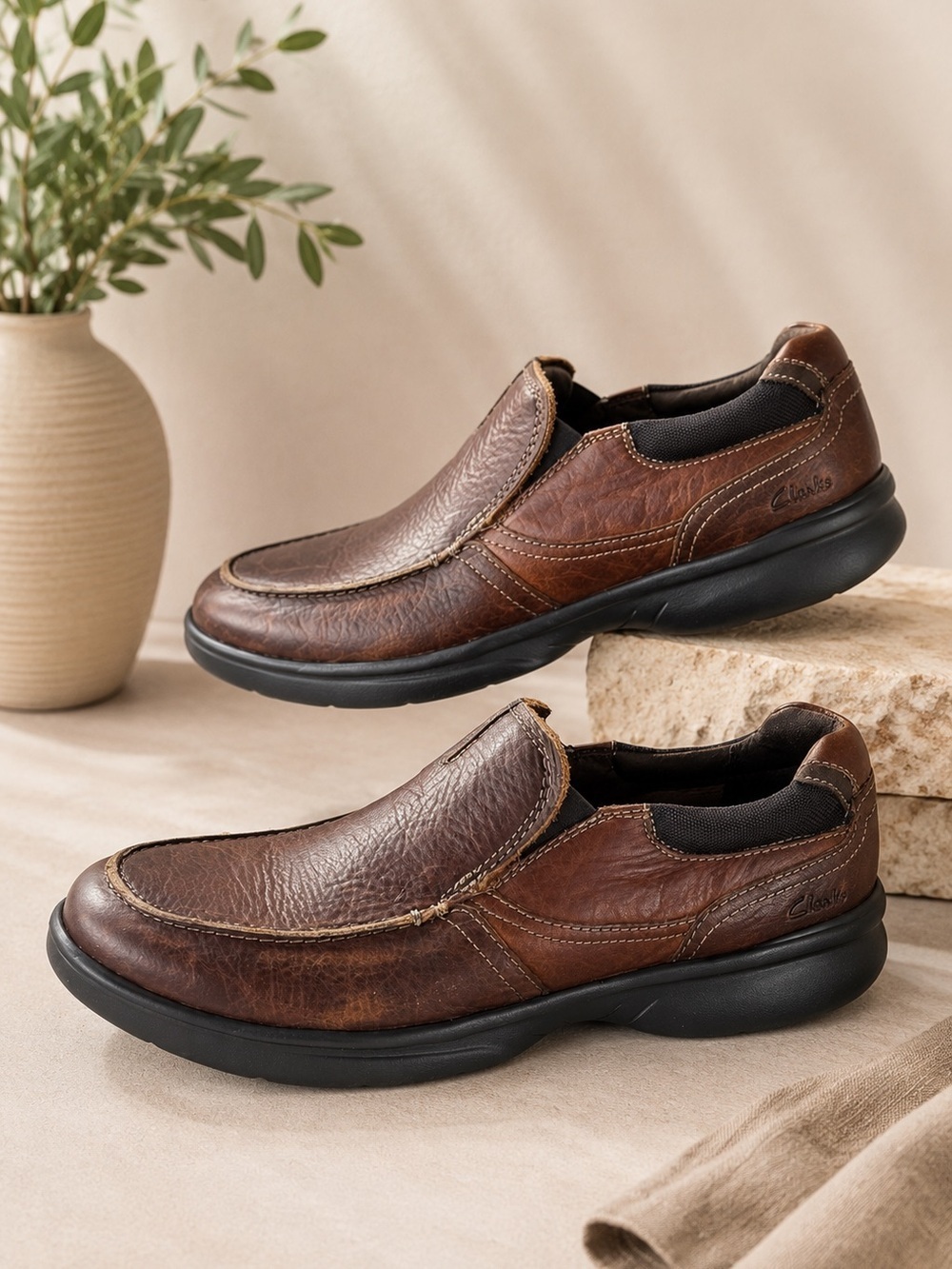 Clarks Collection Men’s Brown Leather Slip-On Loafers Comfort Shoes Size 12M